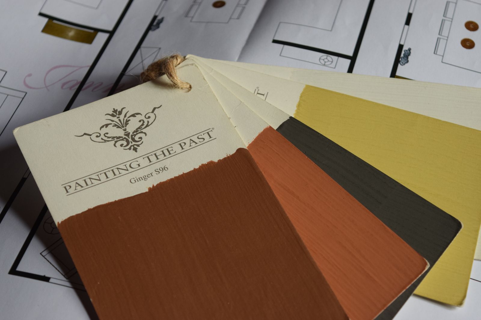 Kleurkaarten van Painting the Past met houtmonsters