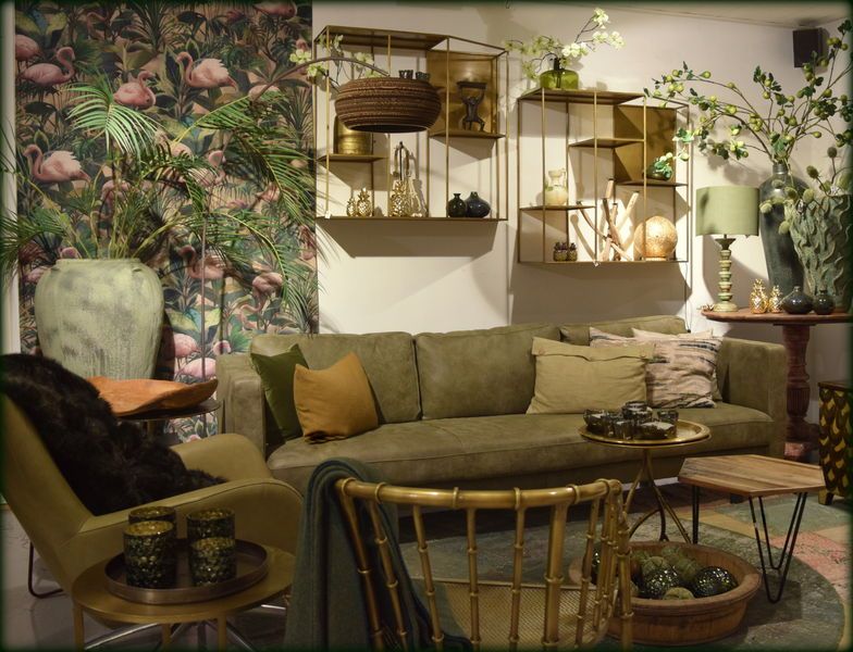 Groene sfeerhoek met planten in de winkel